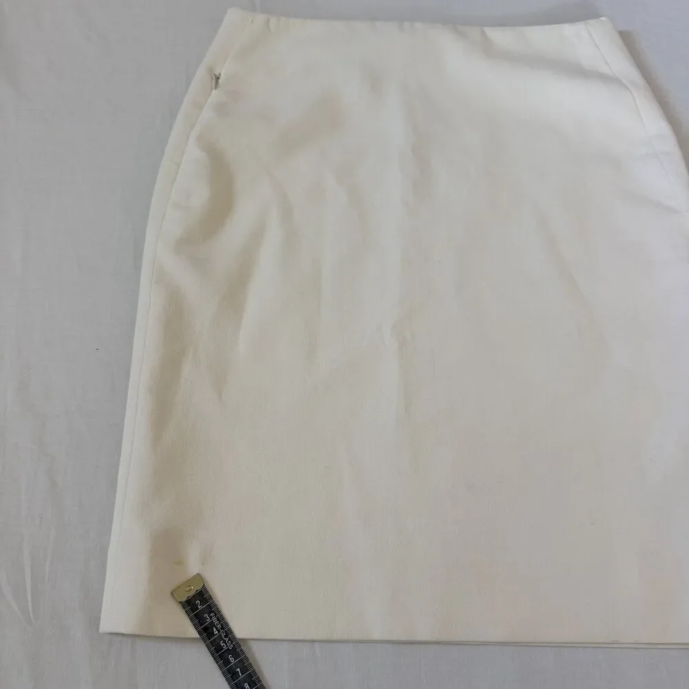 Akris Bergdorf Goodman Ivory Silk Blend Pencil Skirt US 4 EU 36 Made Switzerland